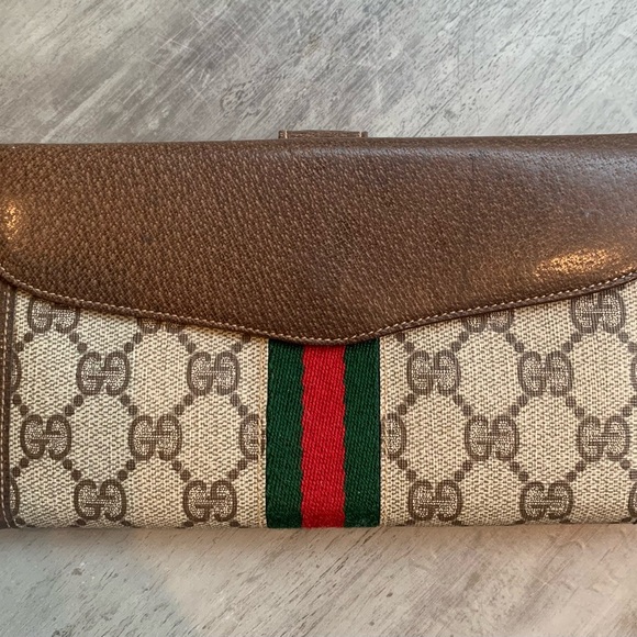 Authentic Gucci Wallet~ like new! - Picture 4 of 8